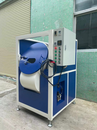 Toy coloring no longer rely on manual, automatic oil spraying equipment to help