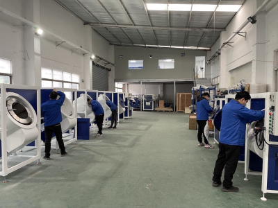 Automatic paint machine maintenance